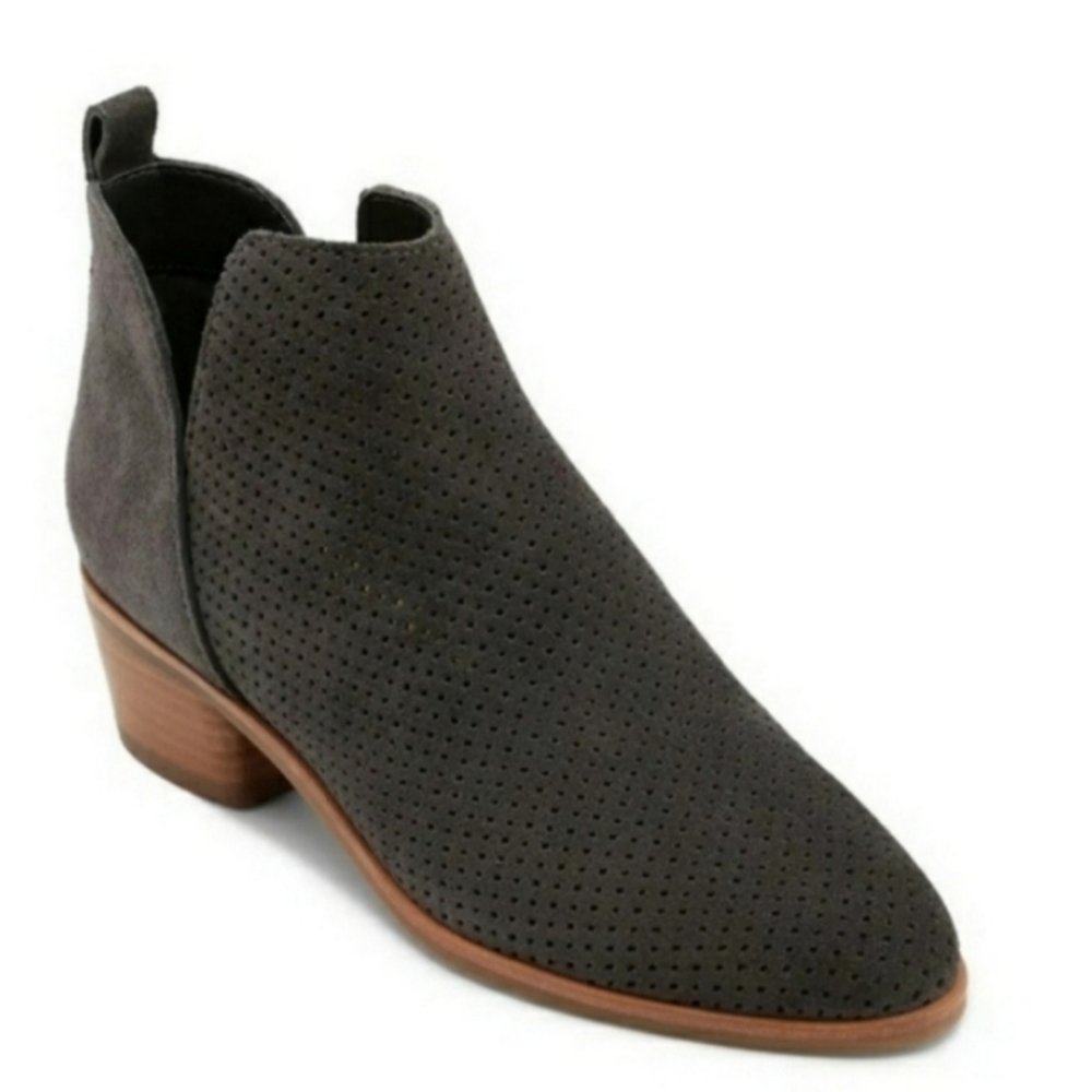 🆕️ Dolce Vita Kaidie suede ankle boots